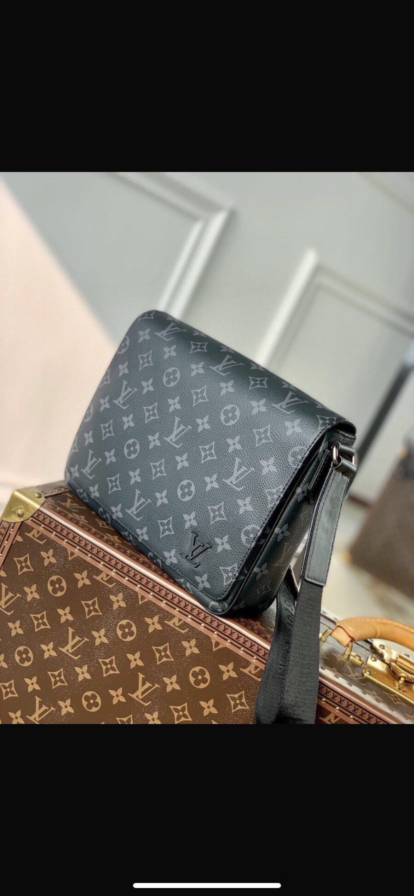 Lv messenger bag