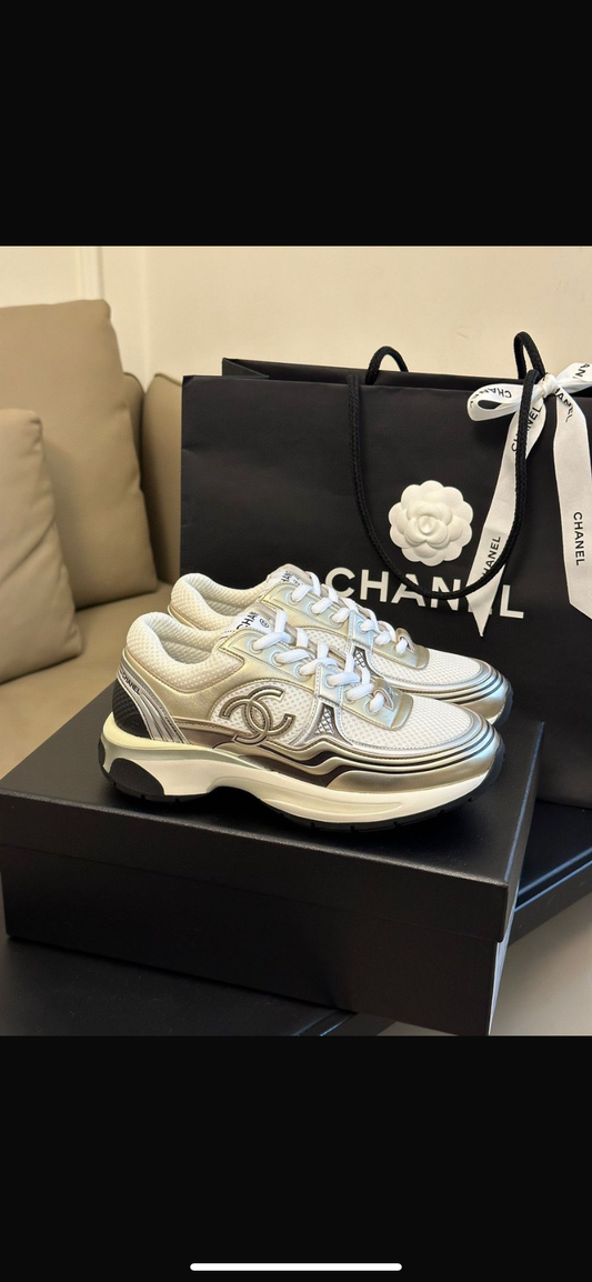 Chanel runner women