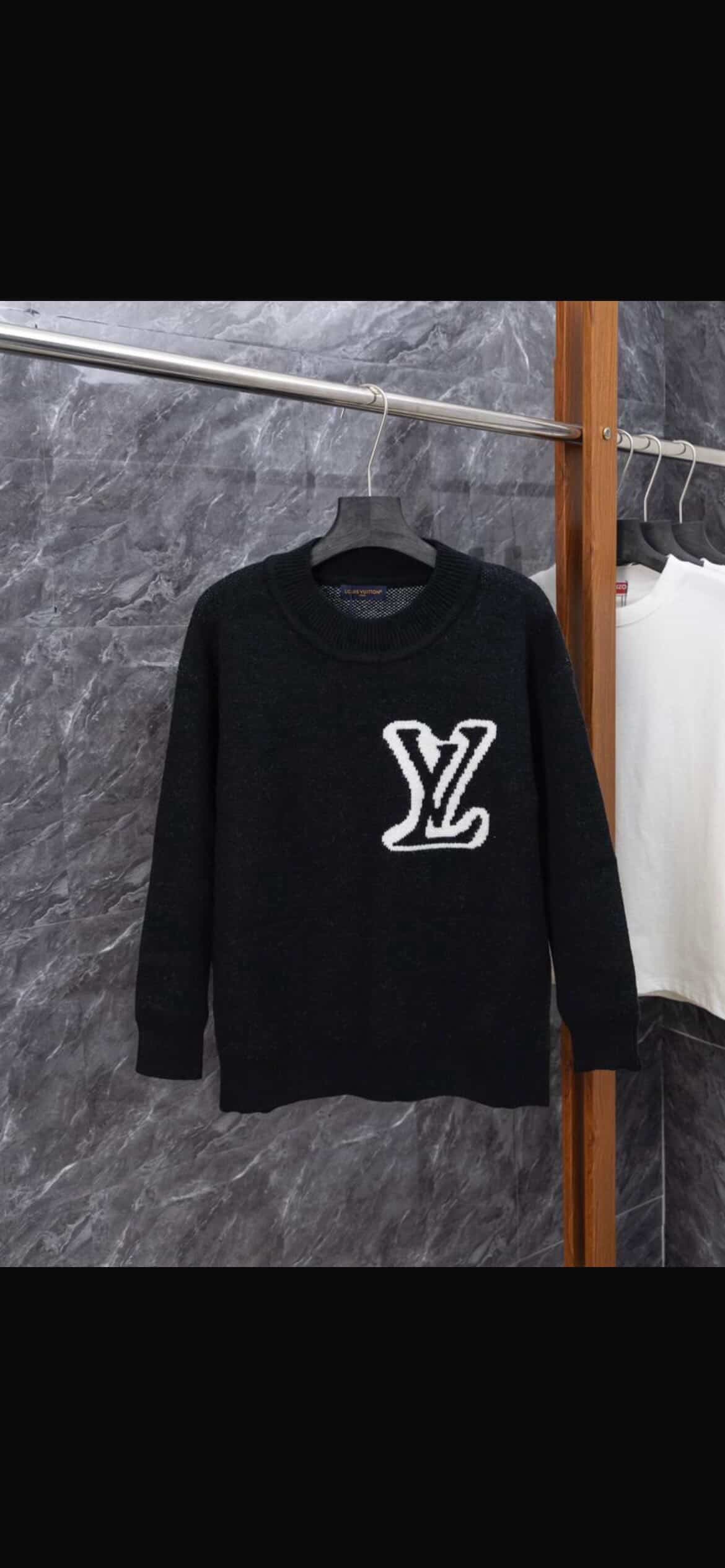 Lv sweater