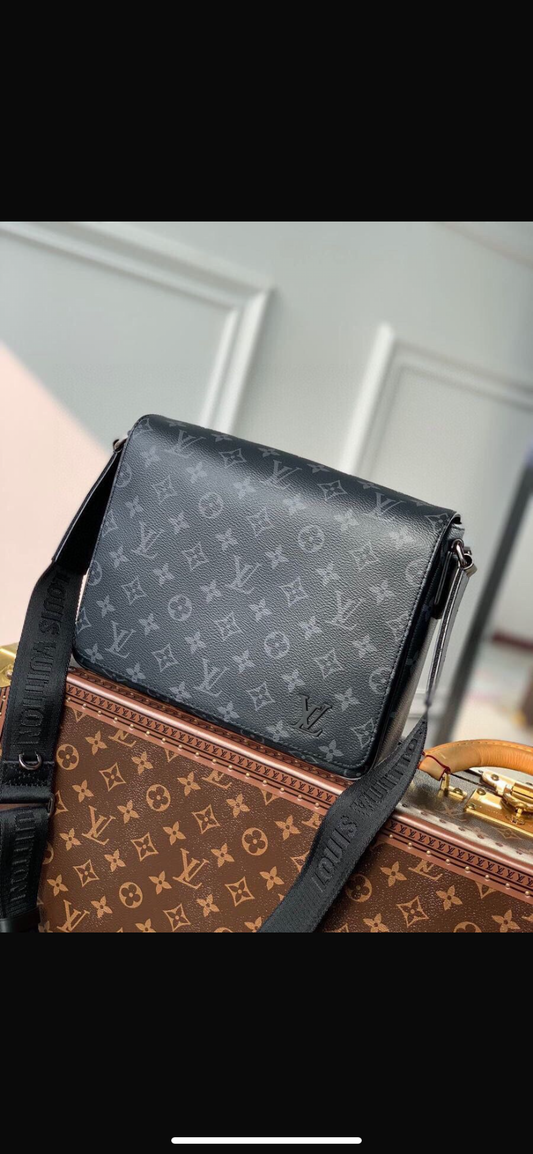 Lv messenger bag