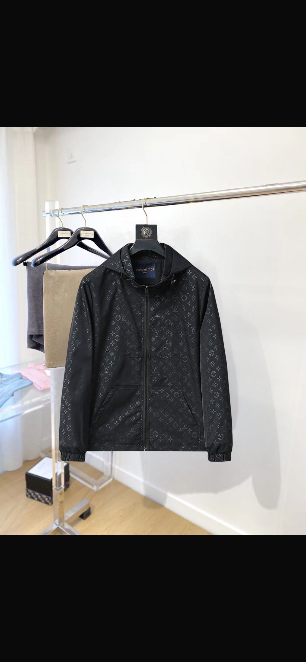 Lv windbreaker