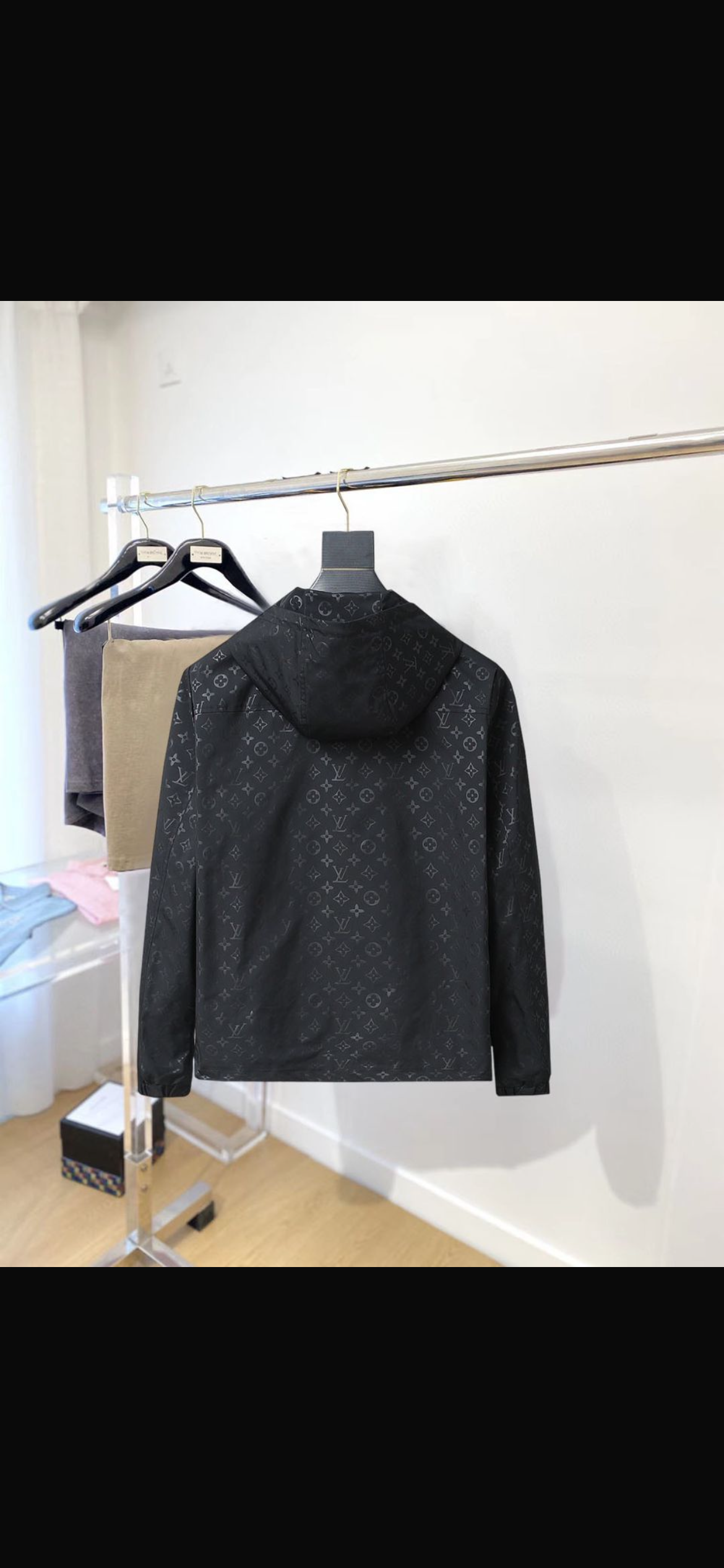 Lv windbreaker